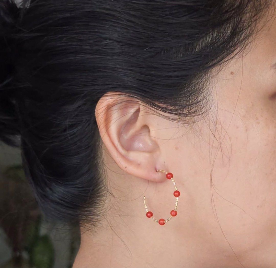 Corales Hoops with 18k Japan gold (Category: Earrings) located in Cebu City. Submitted by virnee (Listing ID 1454021465, Image 3). Description: 18k Japan Gold Item Code: 092025172.