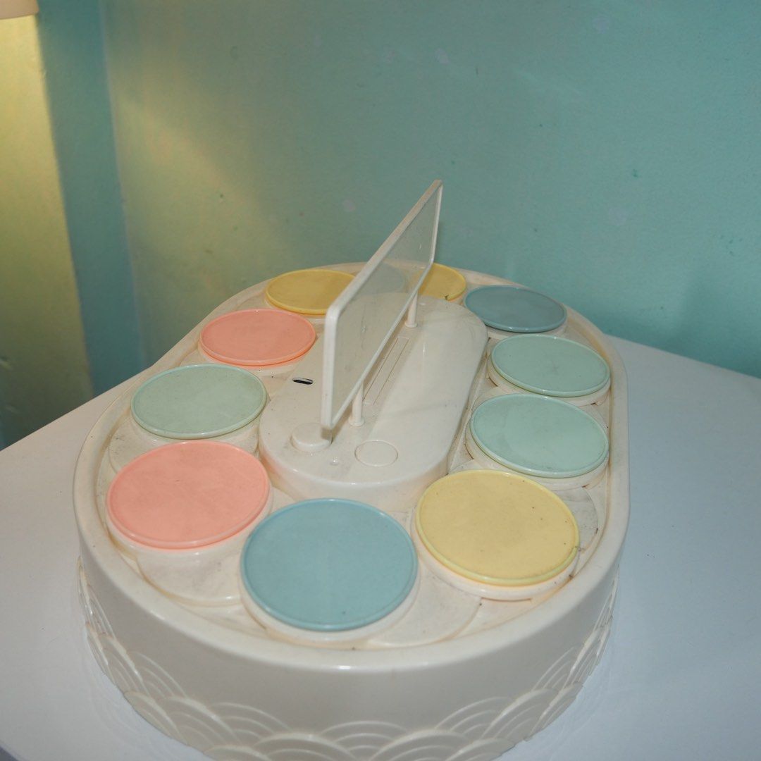 Rotating Cupcake Stand (Category: Bakeware) located in Manila. Submitted by lunaclark (Listing ID 1454177759, Image 2). Description: This is for cupcake 🧁 presentation. Moving in circle and has sound choices. Some tops are already detached and can easily be attached again by glue gun etc..