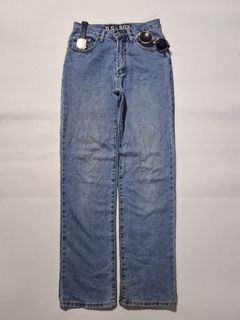 (Category: ) located in . Submitted by selected_thrifted (Listing ID 1454122701, Image 1). Description: .