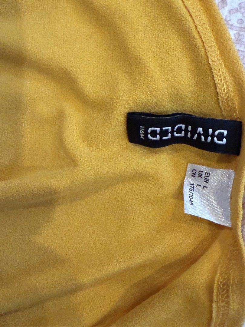 Divides (H&M) Yellow Top (Category: Others Tops) located in Quezon City. Submitted by j_vent (Listing ID 1454062338, Image 2). Description: .