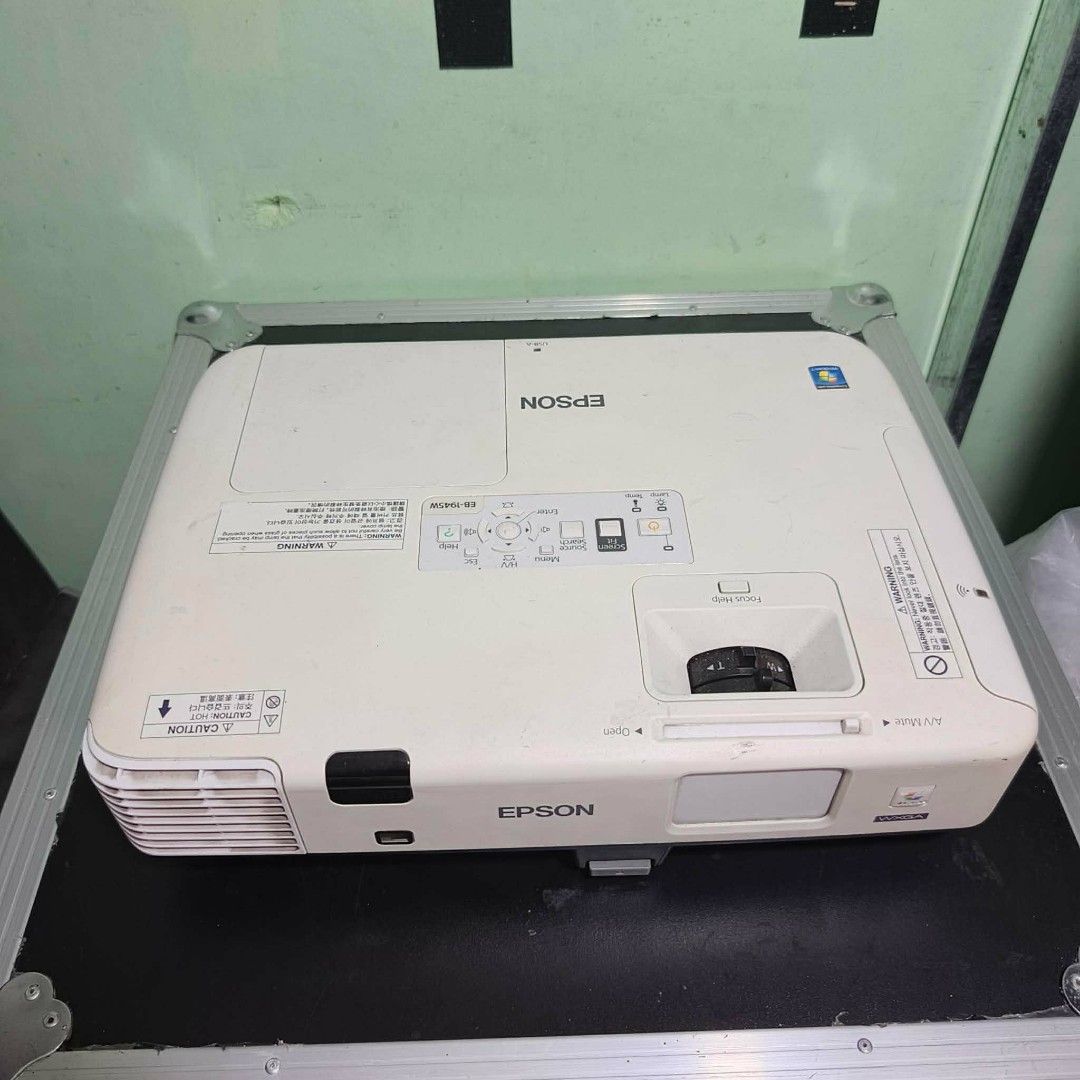 Epson EB-1940W Projector (4,200 lumens) (Category: Projectors) located in Manila. Submitted by jewiniee (Listing ID 1454090981, Image 2). Description: Epson EB-1940W Projector Issue: no lamp, discoloration Negotiable.
