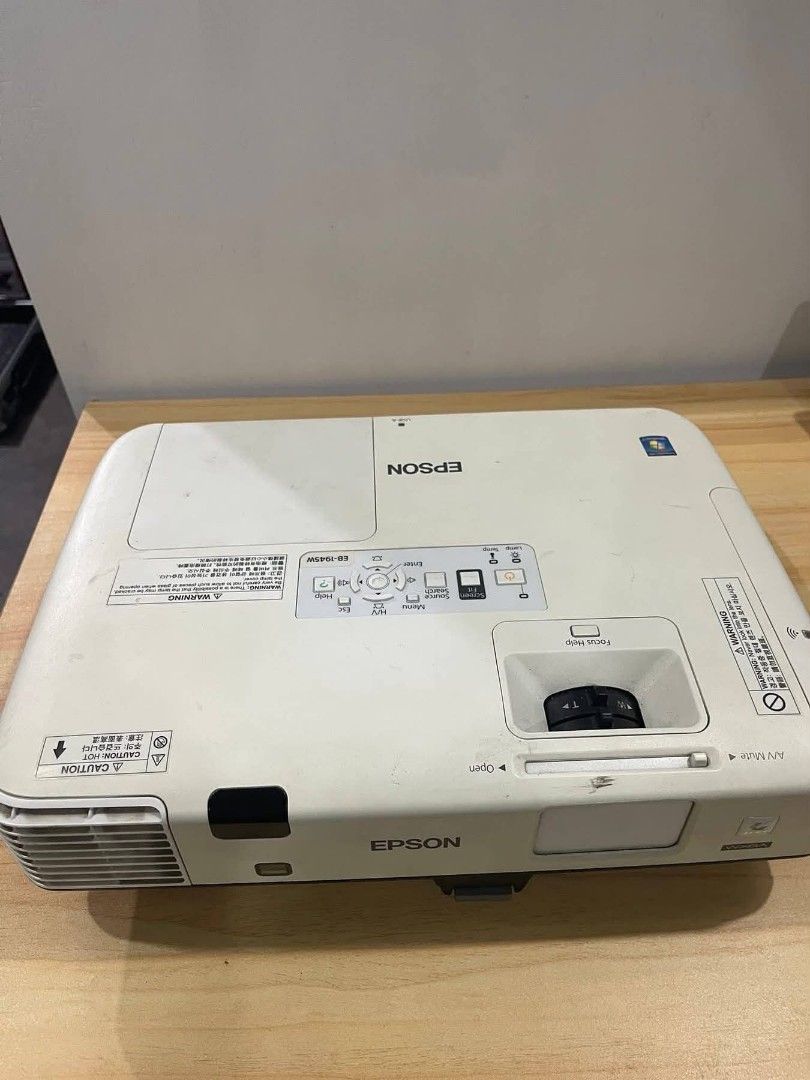 Epson EB-1945W Projector (4,200 lumens) (Category: Projectors) located in Manila. Submitted by jewiniee (Listing ID 1454091181, Image 2). Description: Epson EB-1945W (4,200 lumens) Issue: no lamp Negotiable.