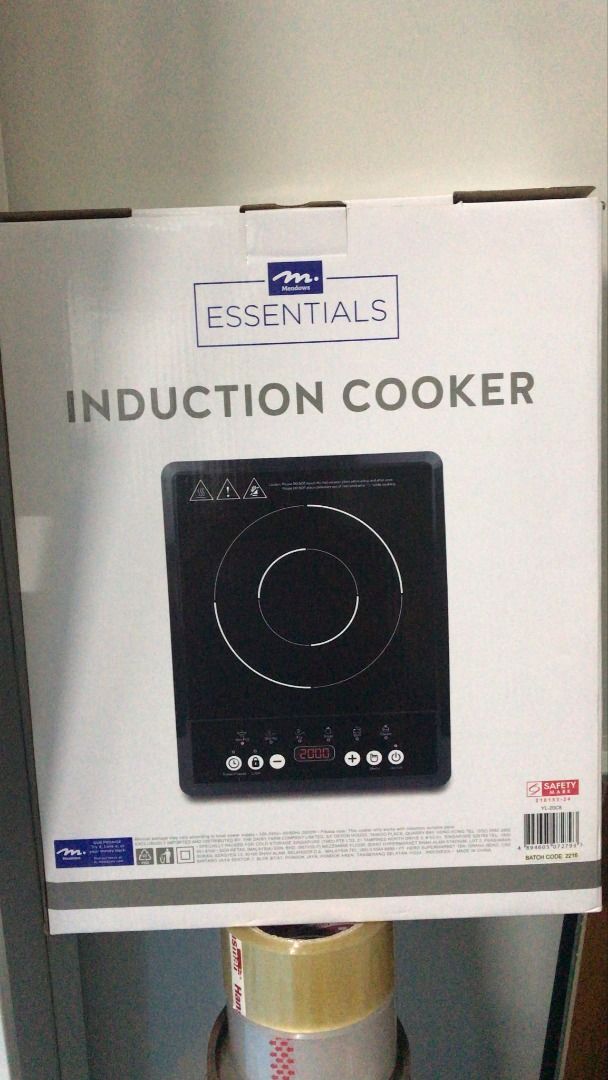 Essentials Induction Cooker (Category: Cookers) located in Singapore. Submitted by sghomehere-79950 (Listing ID 1454175721, Image 2). Description: - Brand: Essentials - Condition: Brand new, sealed in original packaging - Features: Fast cooking, compact design - Ideal for: Quick meals, small kitchens.