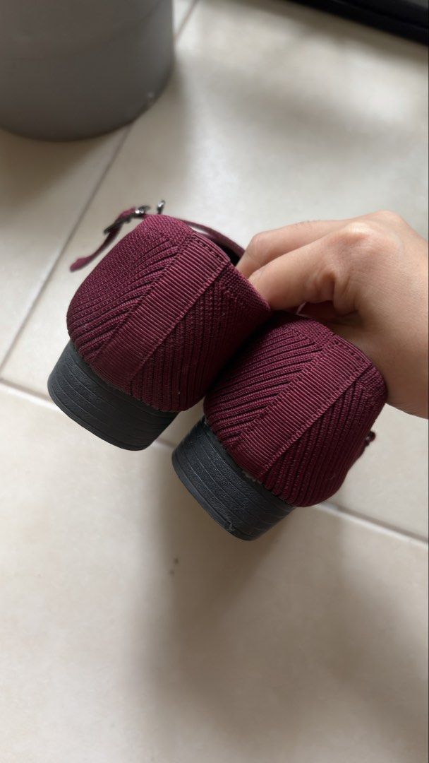 Figlia Kade Mary Jane Flats (wine) (Category: Flats & Sandals) located in Makati City. Submitted by ishspace (Listing ID 1454083891, Image 2). Description: Used twice only wrong size (i sized up but TTS) 24cm.
