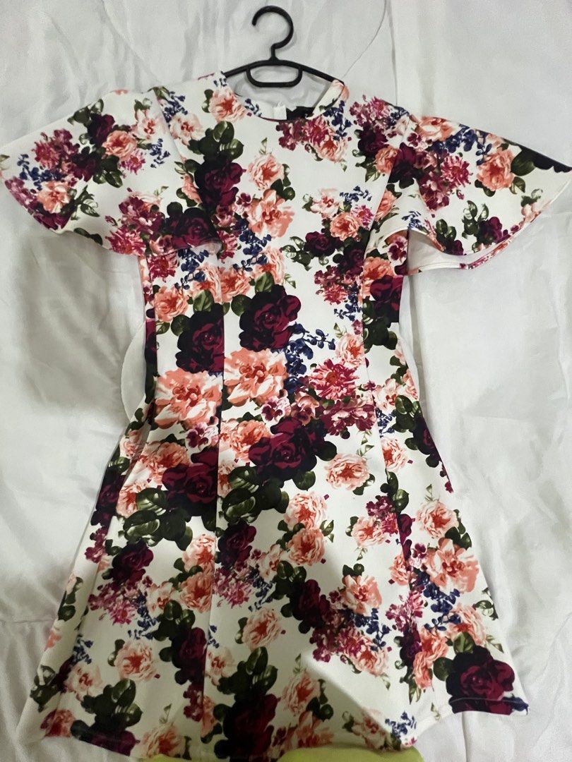 Floral Dress (Category: Dresses) located in Quezon City. Submitted by tangled8 (Listing ID 1454079609, Image 1). Description: .