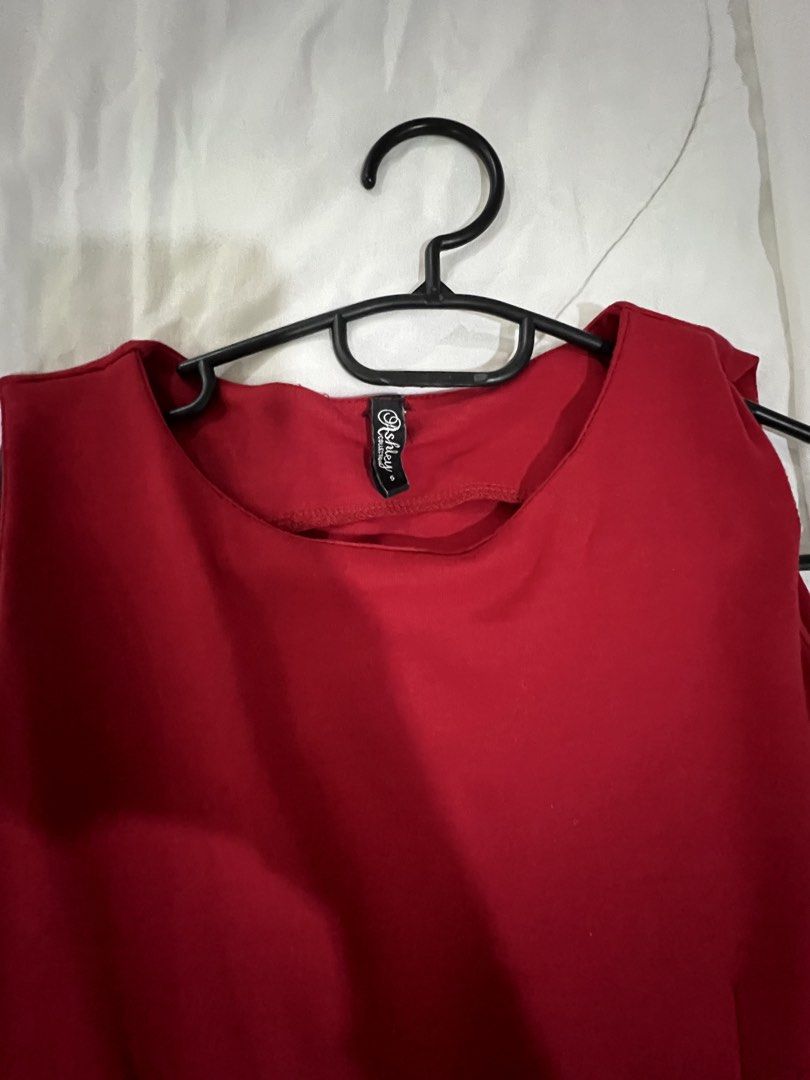 Forever 21 Red Dress (Category: Dresses) located in Quezon City. Submitted by tangled8 (Listing ID 1454078746, Image 3). Description: .