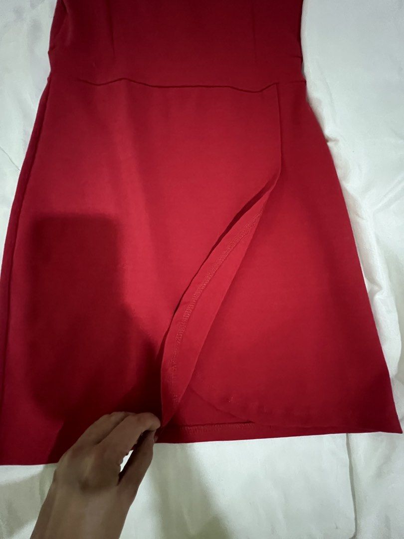 Forever 21 Red Dress (Category: Dresses) located in Quezon City. Submitted by tangled8 (Listing ID 1454078746, Image 2). Description: .