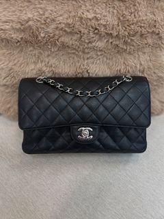 (Category: ) located in . Submitted by reluxuryco (Listing ID 1454117523, Image 1). Description: .