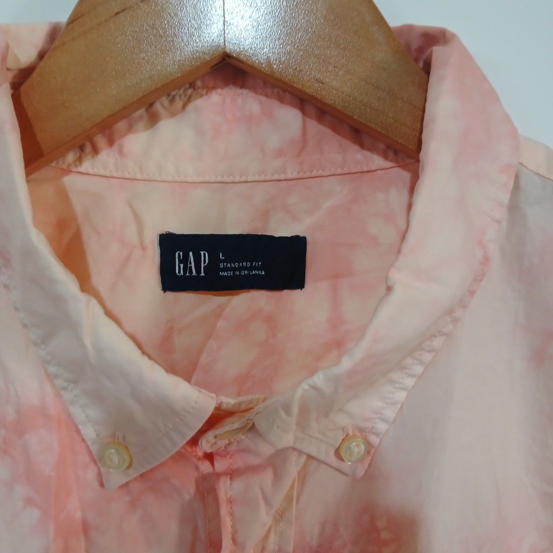 GAP BUTTON DOWN (Category: Tshirts & Polo Shirts ) located in Ozamiz City. Submitted by 2nd.sight (Listing ID 1454011180, Image 3). Description: size: large w: 23.5 l: 30 like new.