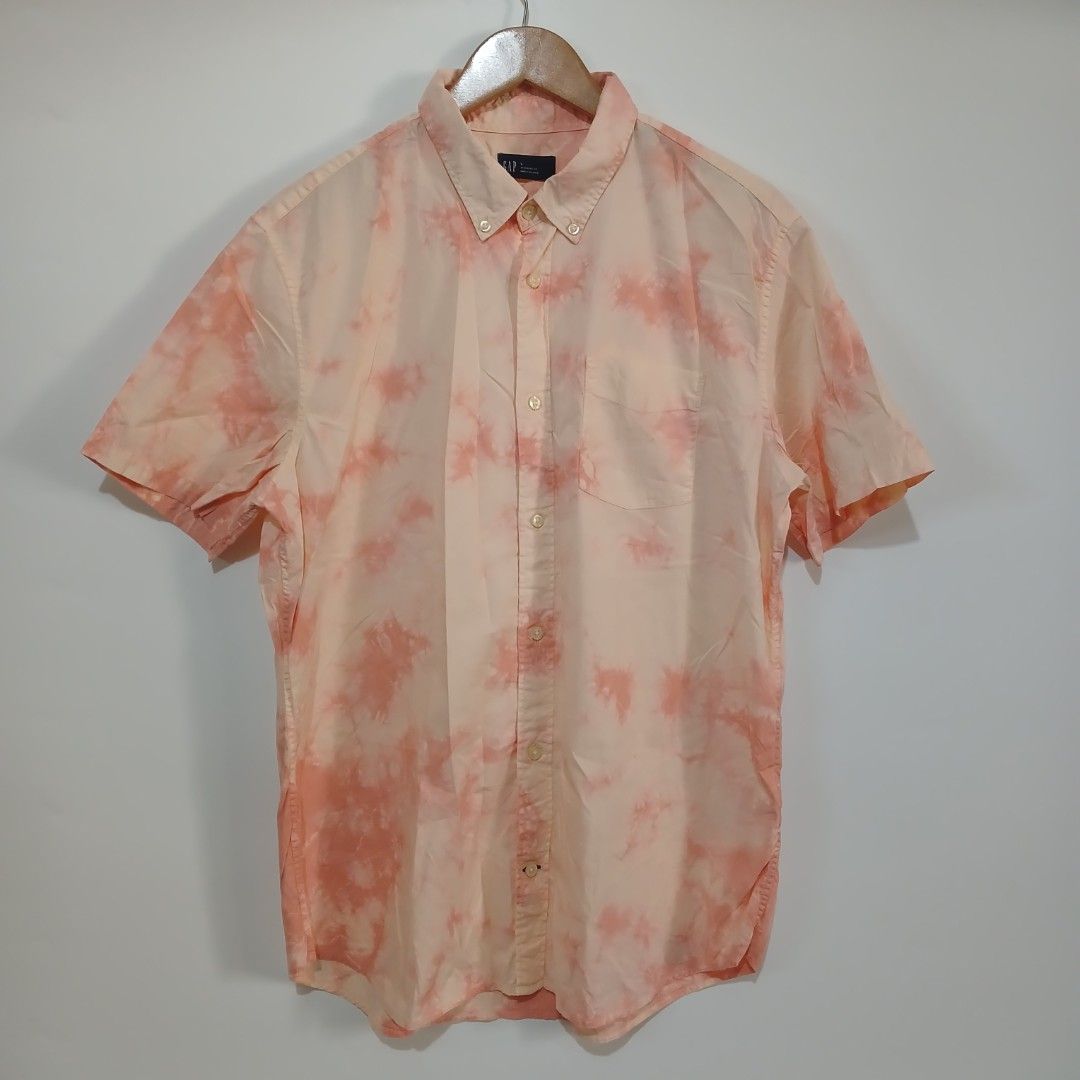 GAP BUTTON DOWN (Category: Tshirts & Polo Shirts ) located in Ozamiz City. Submitted by 2nd.sight (Listing ID 1454011180, Image 1). Description: size: large w: 23.5 l: 30 like new.