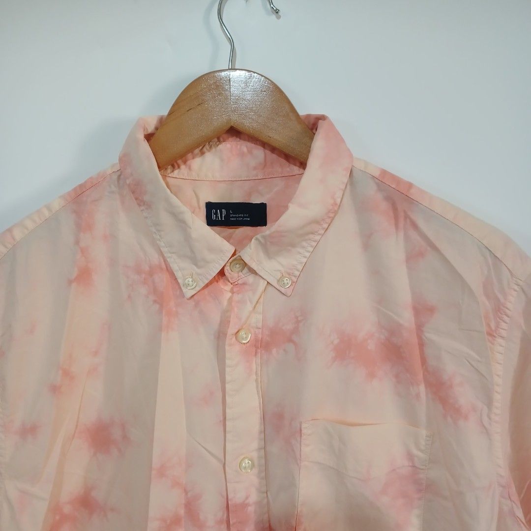 GAP BUTTON DOWN (Category: Tshirts & Polo Shirts ) located in Ozamiz City. Submitted by 2nd.sight (Listing ID 1454011180, Image 2). Description: size: large w: 23.5 l: 30 like new.