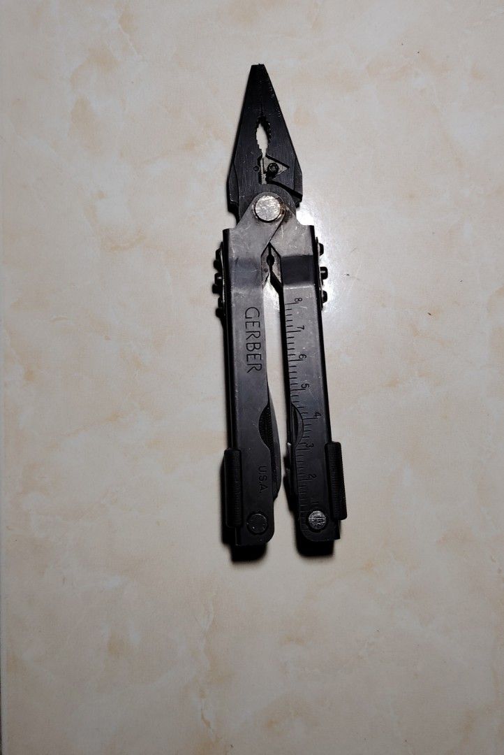 GERBER MULTITOOLS (Category: Looking For) located in Pasir Gudang. Submitted by happy_badrul (Listing ID 1454093641, Image 3). Description: harga not include postage.