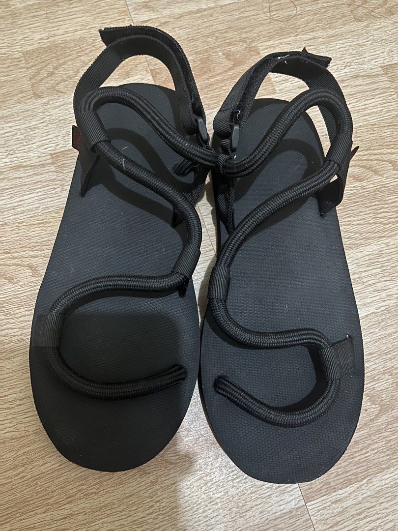 Gramicci Rope Sandals (Category: Slippers & Slides) located in Tayabas. Submitted by ste1n (Listing ID 1454118395, Image 2). Description: - Gramicci black rope sandals - Strappy design with adjustable velcro straps - Comfortable and durable construction -fits 9.5 - 10 -Bought it brand new, used once (not my preference) -price is fixed, open for swap din sa ibang sandals. pm lang :).