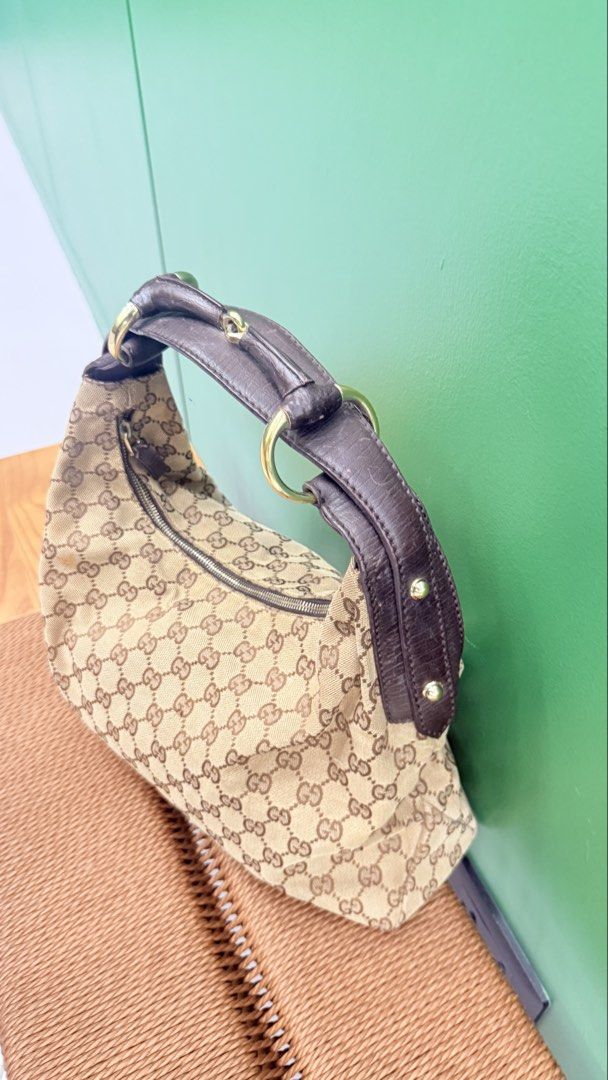 Gucci horsebit bag (Category: Luxury Bags & Wallets) located in Manila. Submitted by deemfp (Listing ID 1454078654, Image 3). Description: .