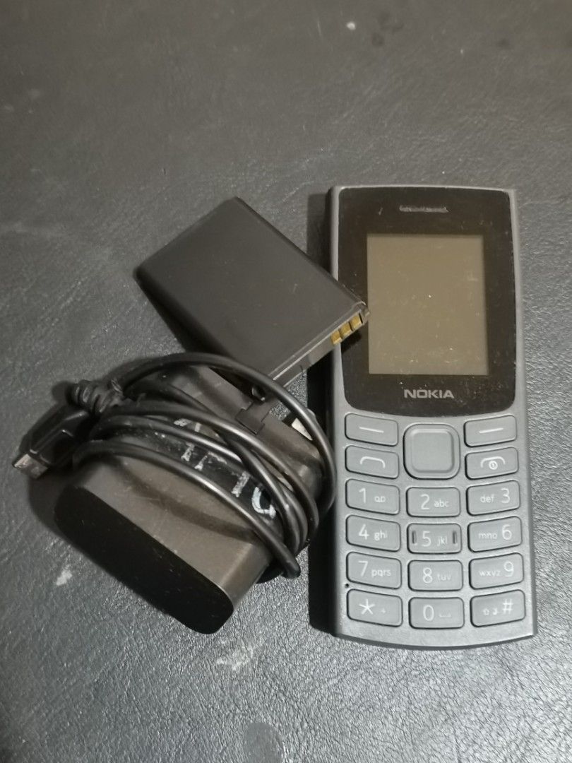 Handphone Nokia Basic (Category: Early Generation Mobile Phones) located in Klang. Submitted by anarin (Listing ID 1454156225, Image 1). Description: .
