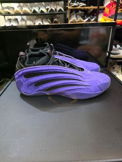 (Category: ) located in . Submitted by shiny_authentic_kickz (Listing ID 1454089369, Image 1). Description: .
