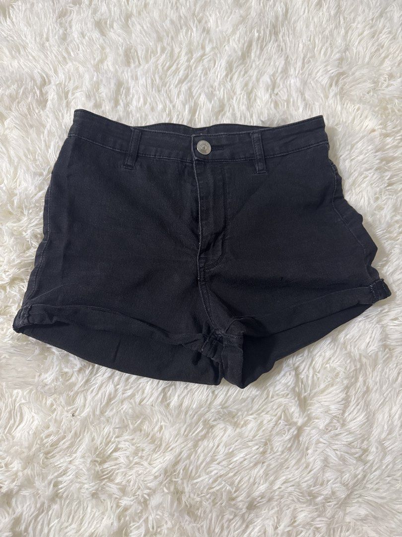 H&M Divided Black Denim Shorts (Category: Shorts) located in Imus. Submitted by tpdecluttering (Listing ID 1454087592, Image 1). Description: .