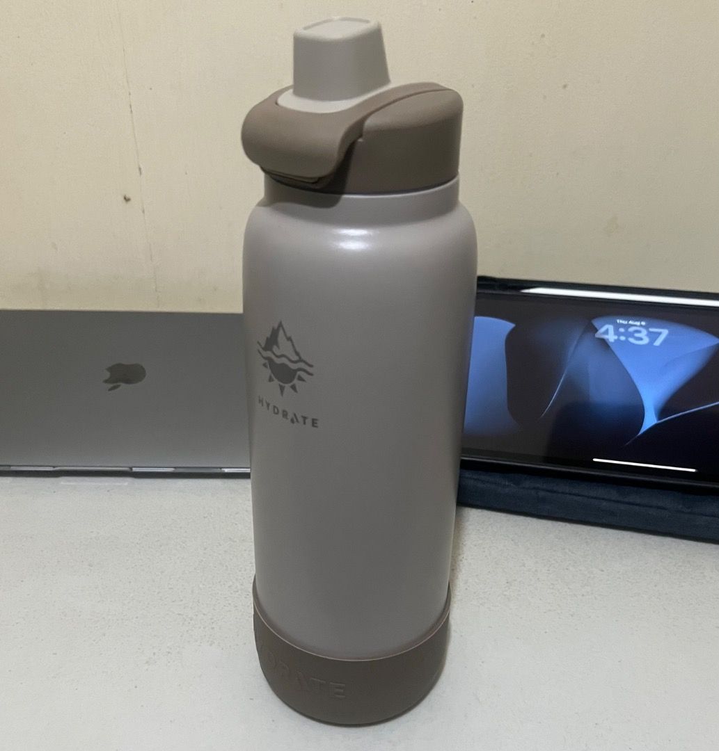 Hydrate Tumbler Basic with Silicon Boot (Category: Water Bottles & Tumblers) located in Quezon City. Submitted by gus_07 (Listing ID 1454089866, Image 1). Description: Price slightly negotiable RFS: Extra tumbler Location: Near UP Diliman, Quezon City.