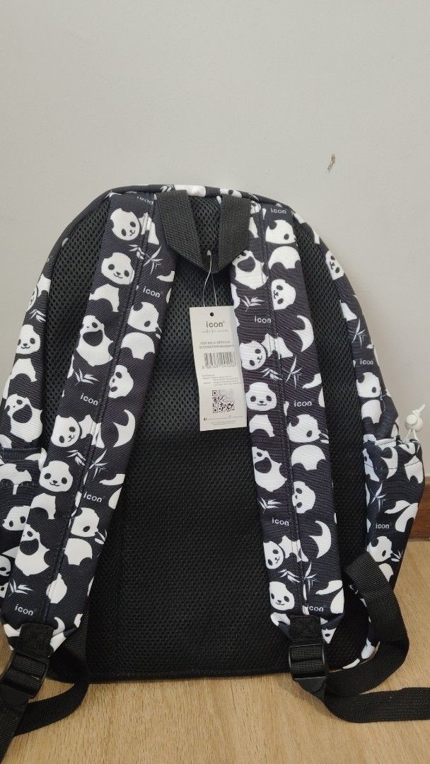 Icon backpack (Category: Diaper Bags & Wetbags) located in Singapore. Submitted by catfightsisters (Listing ID 1454068043, Image 2). Description: Selling new large kids backpack for $15 Able to fit A4 size. Have sponge at the back of the bag. Self collect at Tampines st 62.