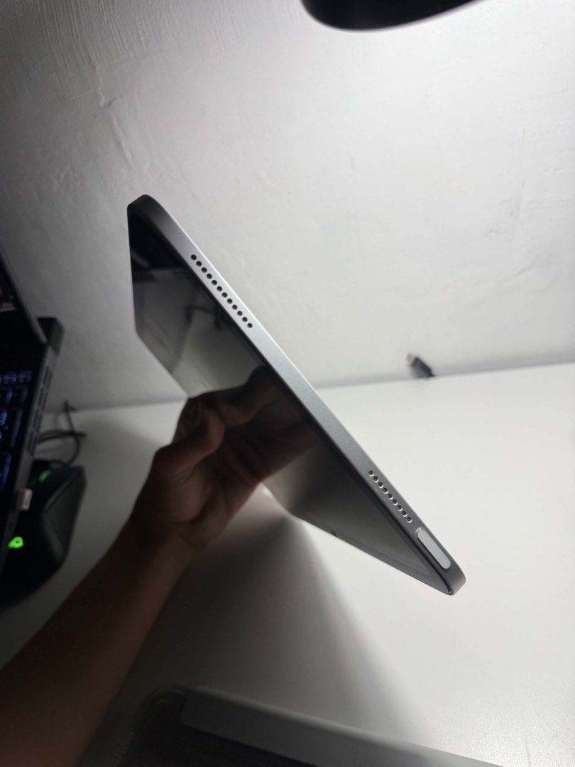 iPad 10th Generation 64gb Silver (Category: iPad) located in Lingayen. Submitted by imbeedc (Listing ID 1454078922, Image 3). Description: helping my friend to sell his ipad - onhand, can ship asap - unit and box only - bought in powermac - all working - good as new.