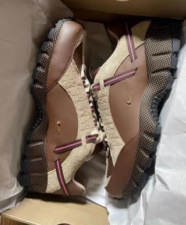 （分類：）位於 。 由 asicsstudio8 提交（商品編號 1454145149，圖片 1）。簡介： 。