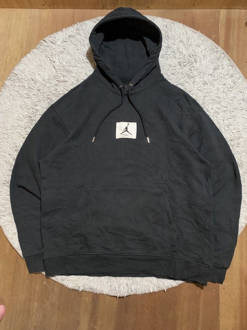 JORDAN FLIGHT FULL OVER HOODIE /authentic (Category: Coats, Jackets and Outerwear) located in Alcoy. Submitted by jeffalvara90142 (Listing ID 1454154617, Image 1). Description: JORDAN FLIGHT FULL OVER HOODIE /authentic Size :LARGE DIMES:w:23.5 / L:27 Condition: excellent Color rate : 9.5/10 Issue minor loose stitching in front right pocket .