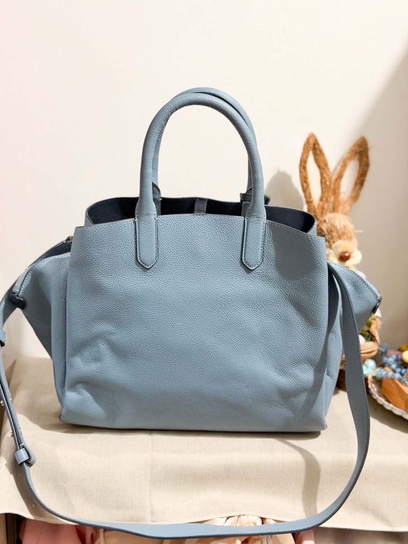 Kate Spade Avenue Medium (Category: Luxury Bags & Wallets) located in Santa Barbara. Submitted by VethClosetPH (Listing ID 1454185349, Image 2). Description: 100% Original With minimal signs of usage .