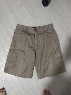 (Category: ) located in . Submitted by helpclearmeclothes (Listing ID 1454089258, Image 1). Description: .