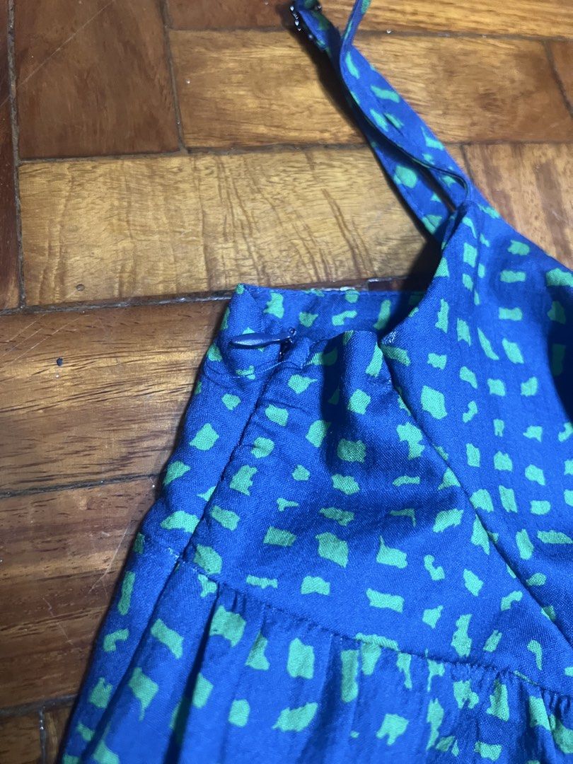 Knot Dinner Top (Category: Others Tops) located in Quezon City. Submitted by chloe_declutter (Listing ID 1454034210, Image 3). Description: Still available 08/26 Code: teal box Location: Cubao QC Shipment: J&T, Lalamove, Pickup.