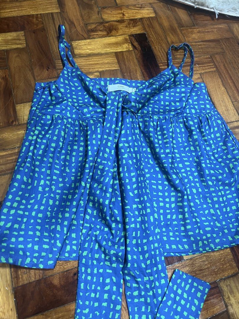Knot Dinner Top (Category: Others Tops) located in Quezon City. Submitted by chloe_declutter (Listing ID 1454034210, Image 2). Description: Still available 08/26 Code: teal box Location: Cubao QC Shipment: J&T, Lalamove, Pickup.