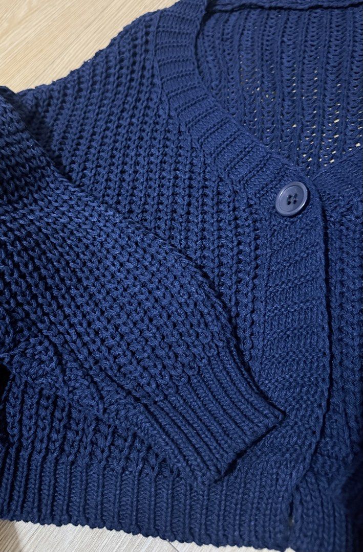 Korean Long Sleeve Knitting Cardigan (Category: Coats, Jackets and Outerwear) located in Meycauayan. Submitted by rioclutter (Listing ID 1454187008, Image 2). Description: Used only once ✨ RFS: Decluttering (has been stored in the cabinet for a long time) 💖 ₱250 Size - L 📦 Shipping fee will be shouldered by the buyer. 📩 Message me if you’re interested!.