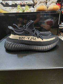 (Category: ) located in . Submitted by shiny_authentic_kickz (Listing ID 1454068077, Image 1). Description: .