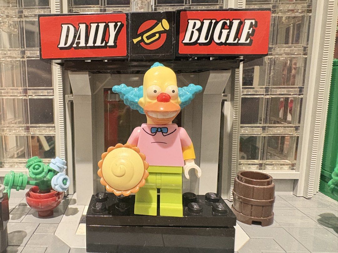 LEGO Krusty The Clown (Category: Lego & Building Sets) located in Mandaluyong City. Submitted by snapbricks (Listing ID 1454121502, Image 1). Description: LEGO Krusty the Clown (The Simpsons) Minifigure Authentic LEGO Krusty the Clown minifigure (The Simpsons) * Like new condition * Never played with * Displayed only * Includes accessories (as shown in photos) * Well-kept and in excellent condition 📦 Shipping: Lalamove only. Shipping fee to be s