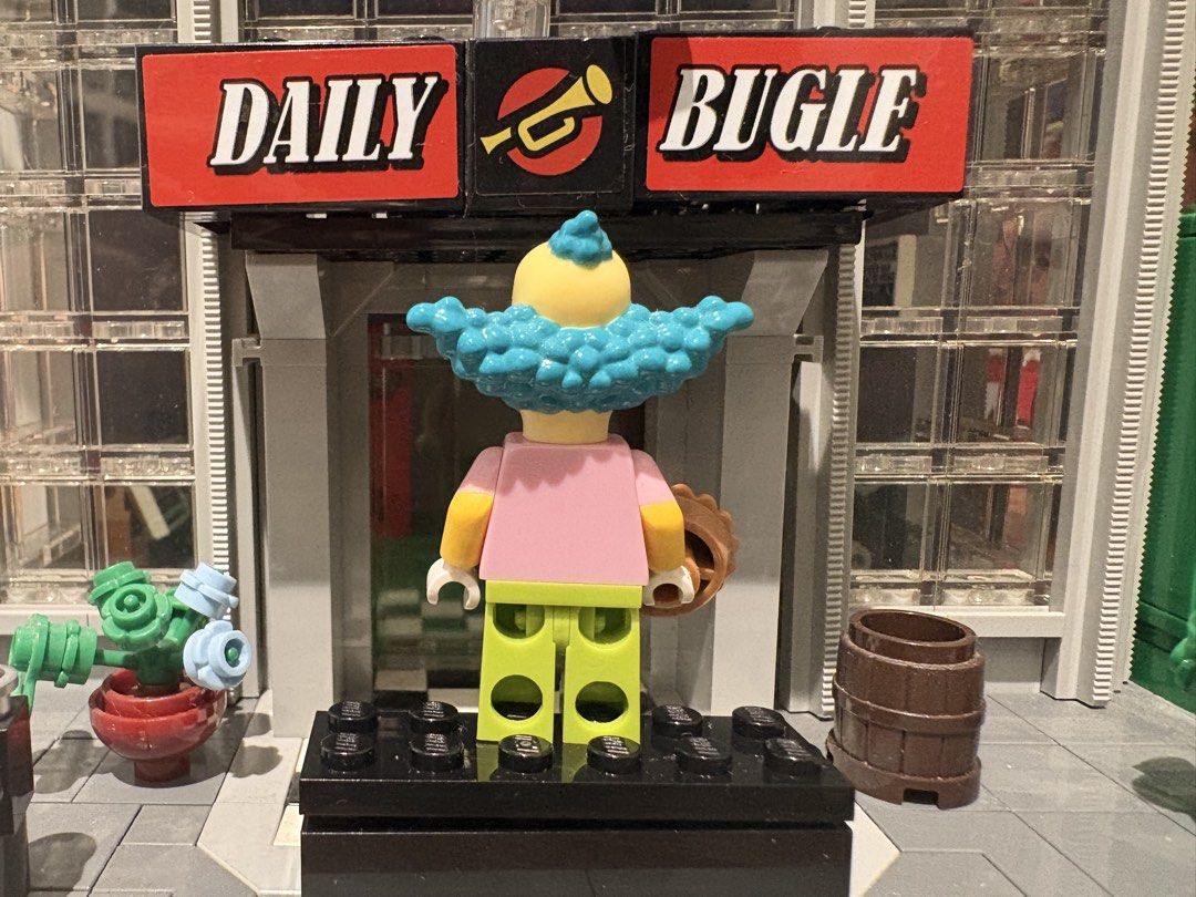 LEGO Krusty The Clown (Category: Lego & Building Sets) located in Mandaluyong City. Submitted by snapbricks (Listing ID 1454121502, Image 2). Description: LEGO Krusty the Clown (The Simpsons) Minifigure Authentic LEGO Krusty the Clown minifigure (The Simpsons) * Like new condition * Never played with * Displayed only * Includes accessories (as shown in photos) * Well-kept and in excellent condition 📦 Shipping: Lalamove only. Shipping fee to be s