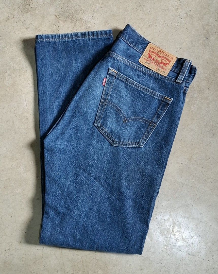 Levi's 505 Regular Fit Jeans W32 L32 (Category: Jeans) located in Manila. Submitted by key_pii (Listing ID 1454072665, Image 3). Description: Origin: Canada Dimes: Waist - 17 inch Front Rise - 11.6 Inseam - 31 Outseam - 41.5 Leg Opening - 8 Color rate: 10/10 Condition: 10/10 No issue Preloved, no cancellation. DM me for more details or pic..