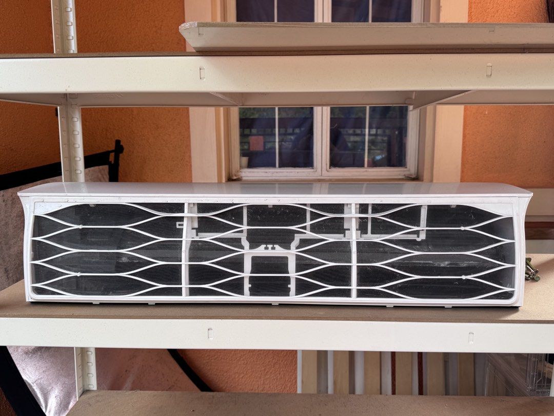 LG 1.5 HP dual inverter split type aircon (Category: Air Conditioning and Heating) located in Paranaque City. Submitted by destineshoppe (Listing ID 1454072236, Image 3). Description: Lightly used Newly cleaned No issue .