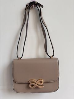 (Kategori: ) berada di . Dikirim oleh adescava (ID iklan 1454073725, Gambar 1). Deskripsi: .