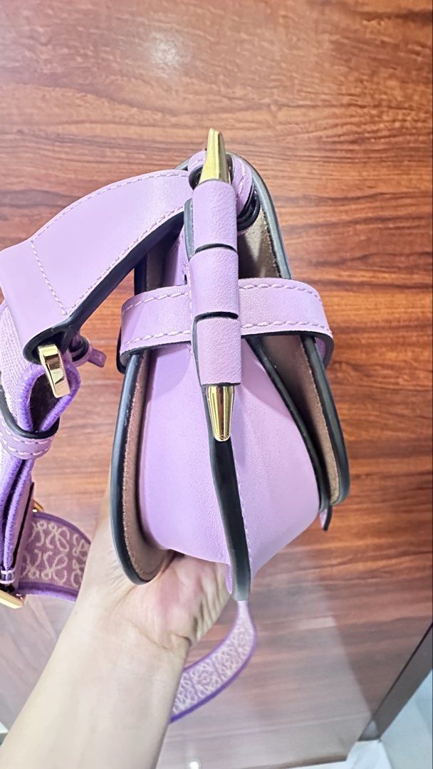 Loewe (Category: Luxury Bags & Wallets) located in Antipolo. Submitted by rossevan (Listing ID 1454080733, Image 3). Description: Small.