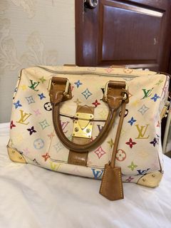 (Category: ) located in . Submitted by Vanessacloset_VLuxe (Listing ID 1454166542, Image 1). Description: .