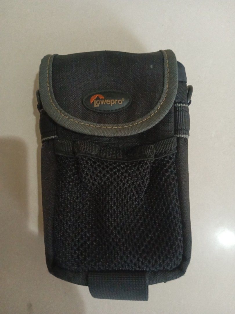 Lowepro SlipLock Pouch 30 (Category: Camera Bags & Carriers) located in Manila. Submitted by ivan.jake (Listing ID 1454095981, Image 1). Description: the price can be negotiated.