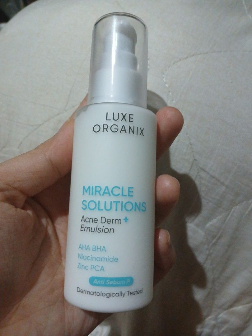 Luxe Organix Miracle Solutions Acne Derm+ Emulsion (Category: Face Care) located in Antipolo. Submitted by chellean52292 (Listing ID 1454151005, Image 2). Description: RFS: Dalawa yung nabili ko galing sa Watsons. Unsealed box but product has never been used. Expiration is 2028. .