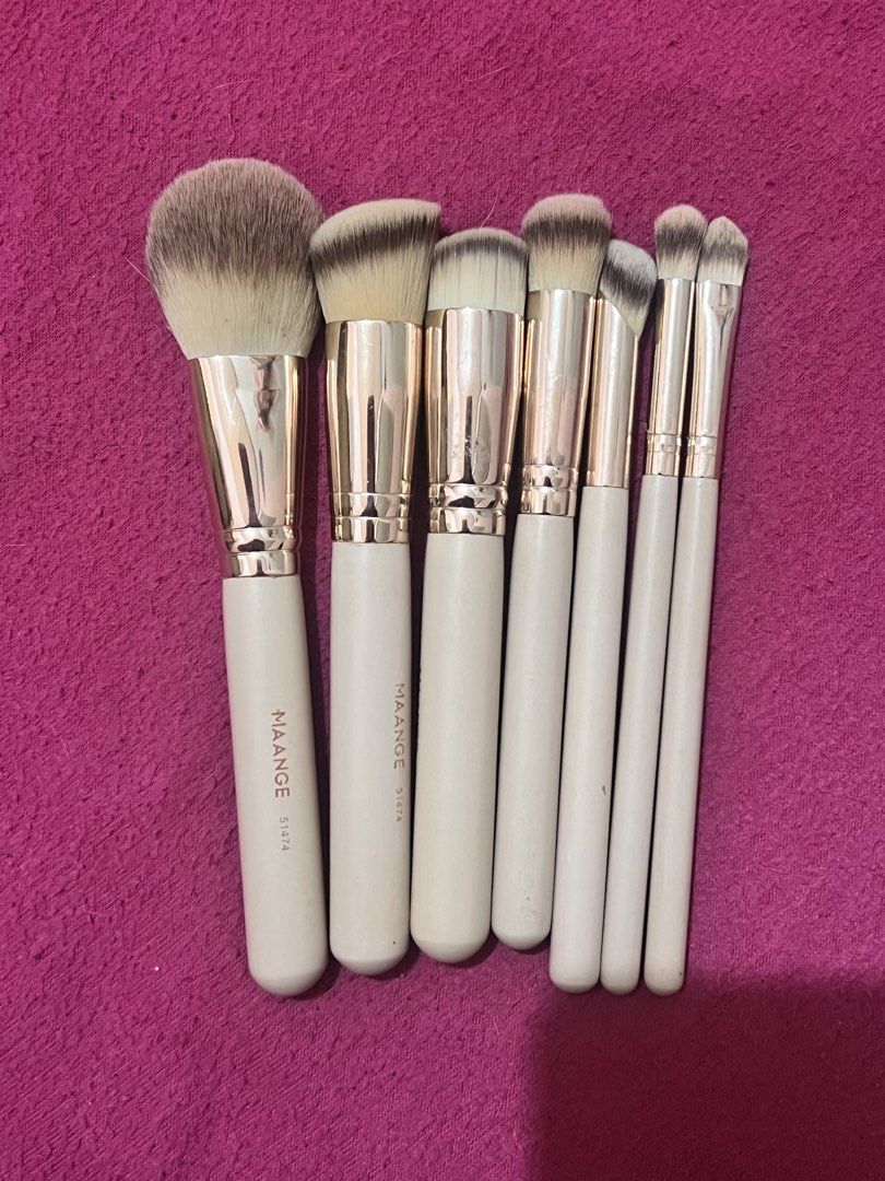maange 7pcs makeup brushes (apricot) (Category: Makeup) located in Marikina City. Submitted by aetzyscart (Listing ID 1454167967, Image 3). Description: brushes will be cleaned before shipping bristles are in pristine condition, brushes was used with care expect some flaws on the handle’s paint.