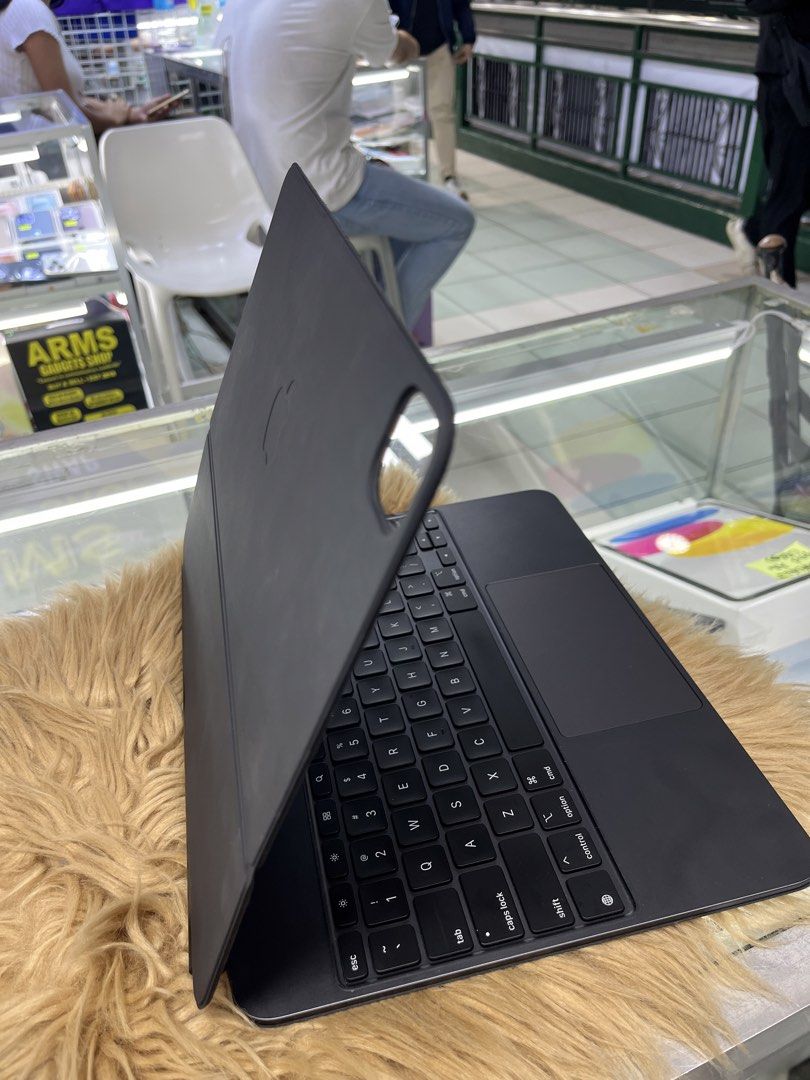 Magic Keyboard for Ipad Pro M4 (13 inch) (Category: Wearables & Smart Watches) located in Manila. Submitted by delia.gem (Listing ID 1454085055, Image 2). Description: 100% original secondhand Magic Keyboard for Ipad Pro M4 (13 inch).