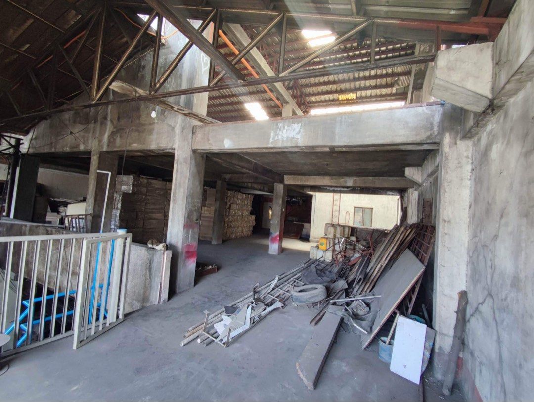 Malabon Warehouse for Rent (Category: Commercial) located in Quezon City. Submitted by cb_glam22 (Listing ID 1454155419, Image 3). Description: 🏢 WAREHOUSE FOR RENT – MALABON CITY Looking for a spacious warehouse for your business? ✅ 600 SQM ✅ 3 Floors ✅ Ideal for warehousing, logistics, distribution, e-commerce, manufacturing, storage, and office operations ✅ Strategically located in Malabon City with convenient access to major roads. Whether y