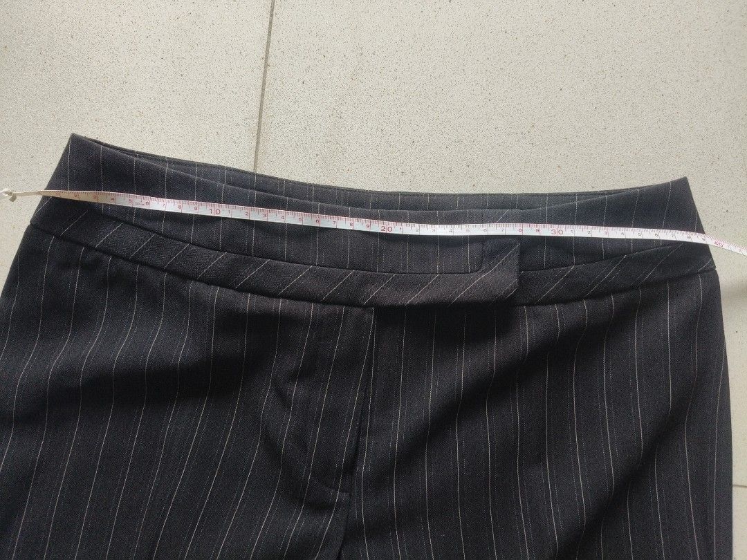 MARKS & SPENCER set （分類：外套及戶外衣服）位於 Hong Kong。 由 chocolatecoffee 提交（商品編號 1454064708，圖片 9）。簡介： Cutoff/ Torn Label。