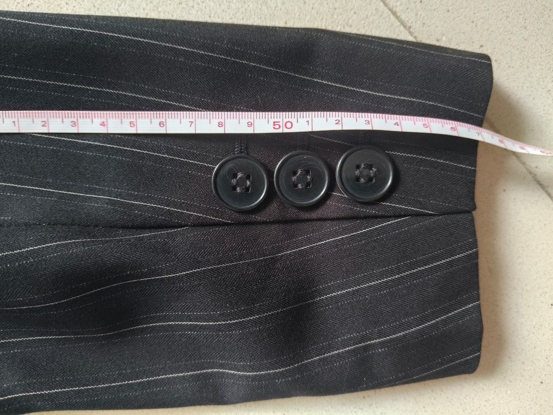 MARKS & SPENCER set （分類：外套及戶外衣服）位於 Hong Kong。 由 chocolatecoffee 提交（商品編號 1454064708，圖片 6）。簡介： Cutoff/ Torn Label。