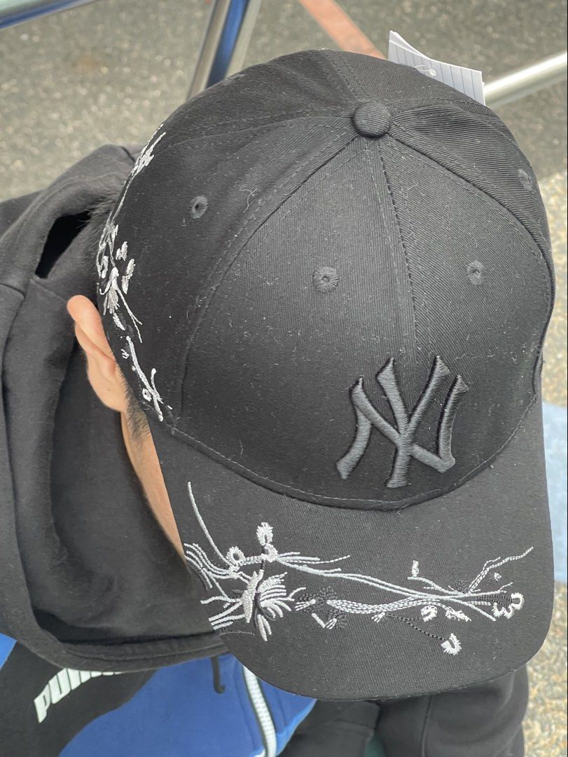 MLB NY Adjustable Cap | Authentic MLB (Category: Caps & Hats) located in Valenzuela. Submitted by oseancollective (Listing ID 1454048394, Image 1). Description: 100% Authentic.