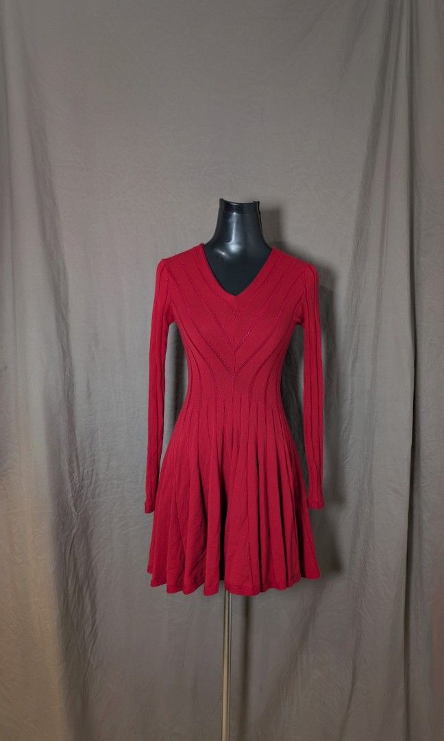 MOGE | Red Mini Pleated Dress (Category: Dresses) located in Taytay. Submitted by _deya (Listing ID 1454138531, Image 1). Description: Brand: Moge Tagged Size: Medium Color: Red Stretch: Yes Measurements (laid flat): - Bust: 12" - Waist: 11" - Hips: 24" - Length: 33.5" Flaws: None Payment: Payment first. Shipping: J&T Express (shipping fee will be shouldered by the buyer.) Please allow a ±0.5" difference due to manual measurement..
