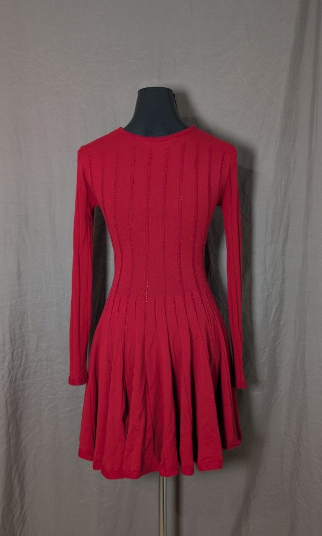 MOGE | Red Mini Pleated Dress (Category: Dresses) located in Taytay. Submitted by _deya (Listing ID 1454138531, Image 2). Description: Brand: Moge Tagged Size: Medium Color: Red Stretch: Yes Measurements (laid flat): - Bust: 12" - Waist: 11" - Hips: 24" - Length: 33.5" Flaws: None Payment: Payment first. Shipping: J&T Express (shipping fee will be shouldered by the buyer.) Please allow a ±0.5" difference due to manual measurement..