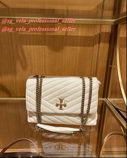 (Category: ) located in . Submitted by outlet_seller_jennie (Listing ID 1454105289, Image 1). Description: .
